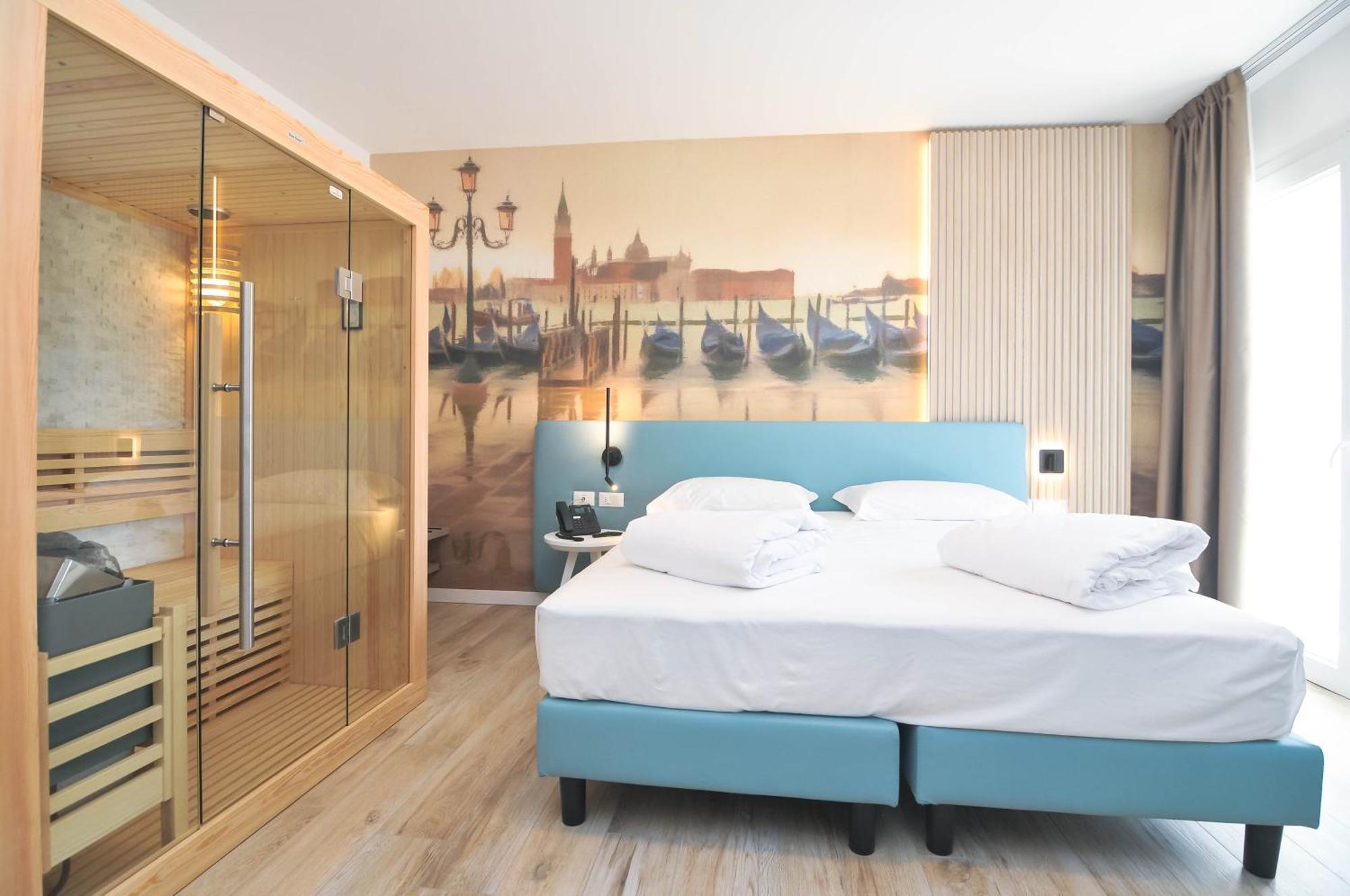 Marina Junior Suite 4 Stelle S Caorle Buitenkant foto